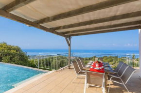 The villa is decorated in a delightful way, in keeping with the countryside charm of its surroundings